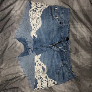 Demon shorts with crochet pattern